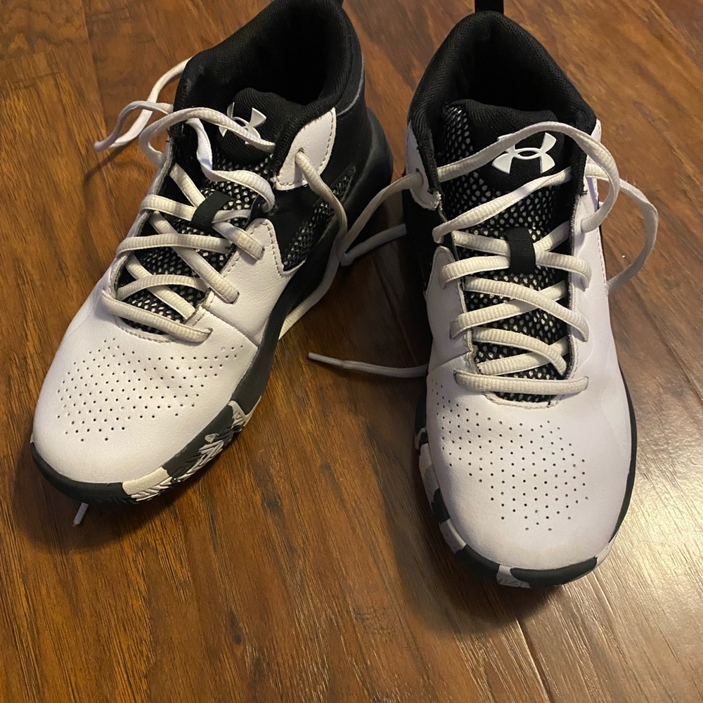 Youth Under Armour basketball shoes